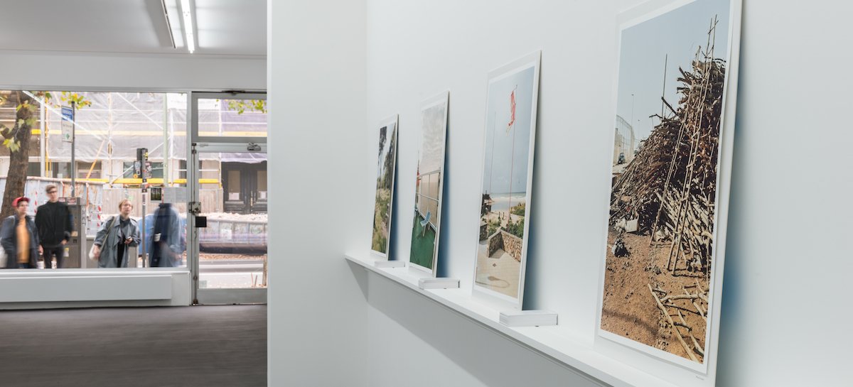 Ausstellungsansicht | Installation view: Eva Leitolf »Postcards from Europe 10/14«, Kehrer Galerie zum Europäischen Monat der Photographie 2014.